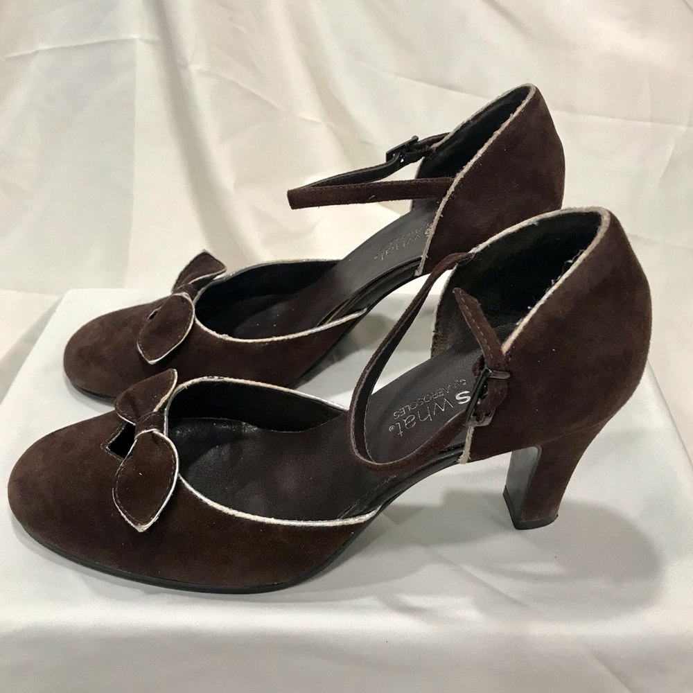 *SOLD* Modern Does Vintage 1940’s Brown Bow Detail Pumps/High Heels